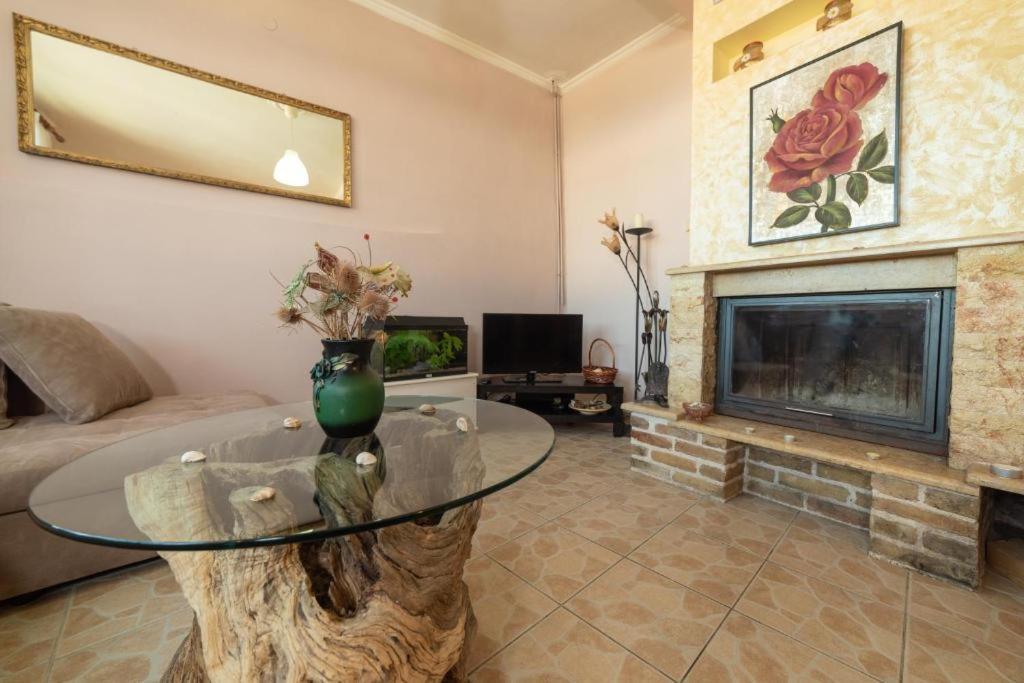 Ferienwohnung Menecrates Rustic - San Matteo Ágios Matthaíos Exterior foto