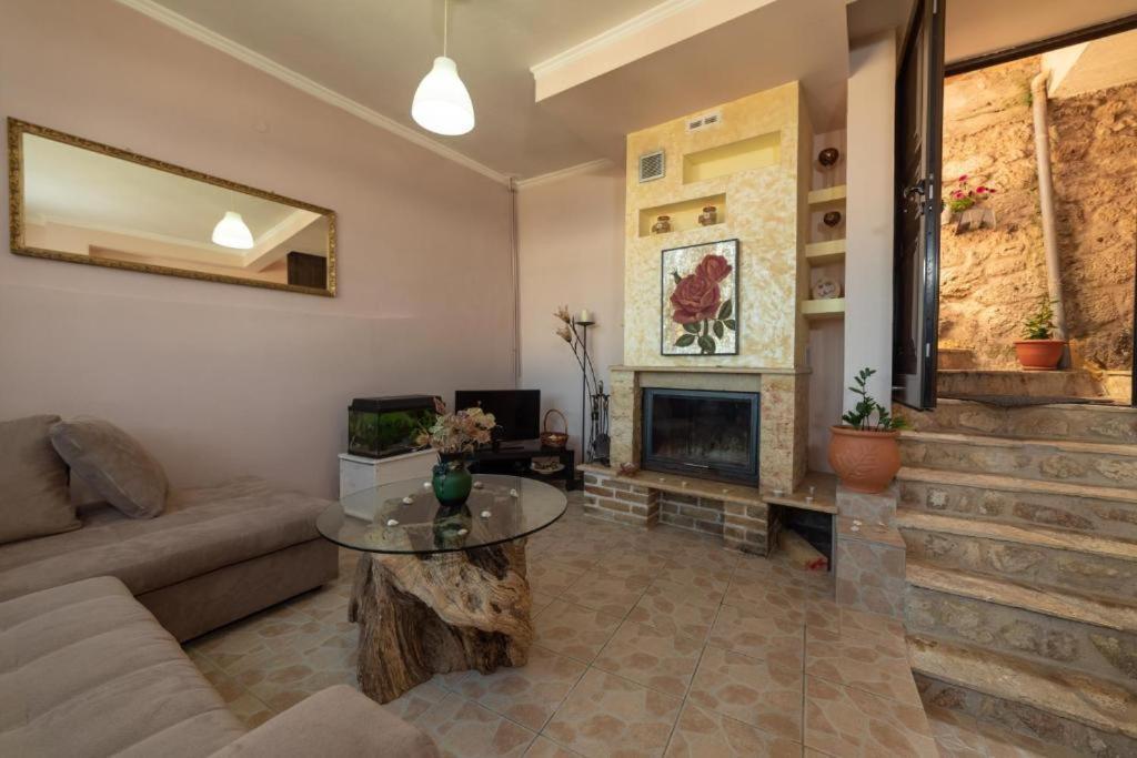 Ferienwohnung Menecrates Rustic - San Matteo Ágios Matthaíos Exterior foto
